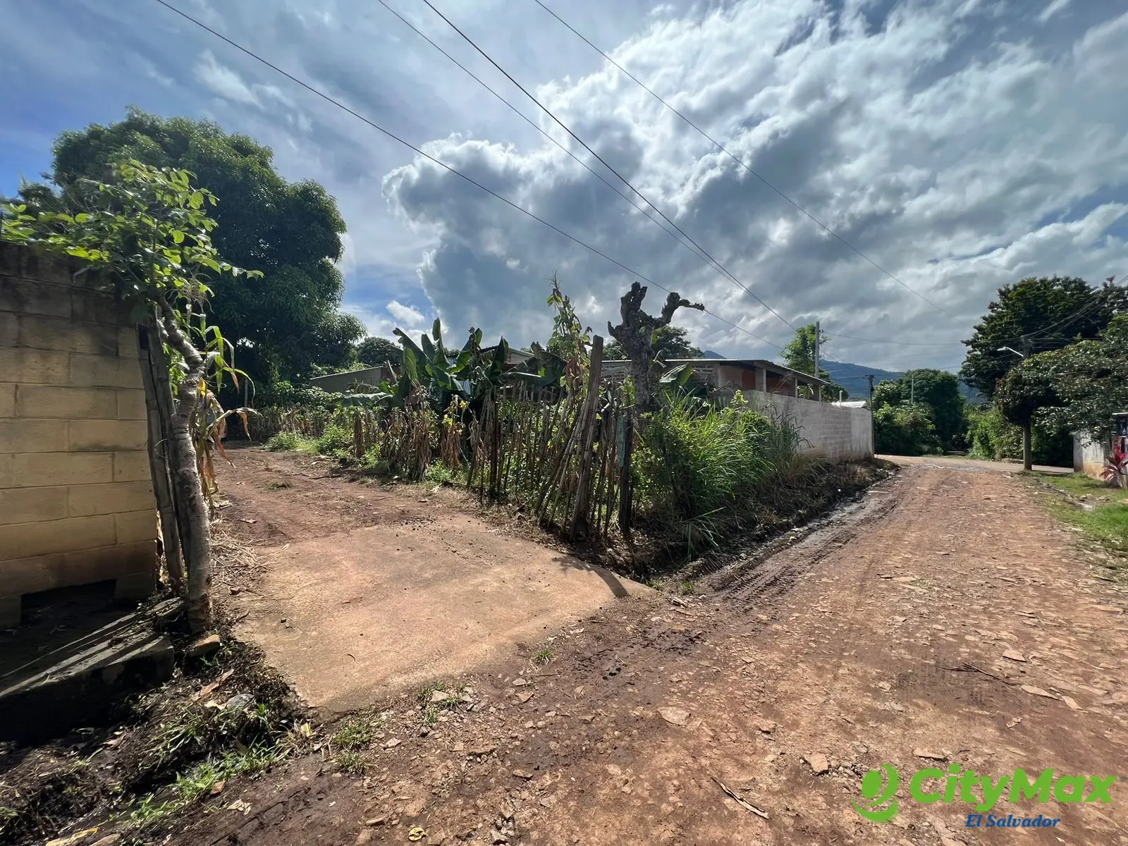 Vendo terreno en Colonia Los Claveles Ahuachapán  - foto 1