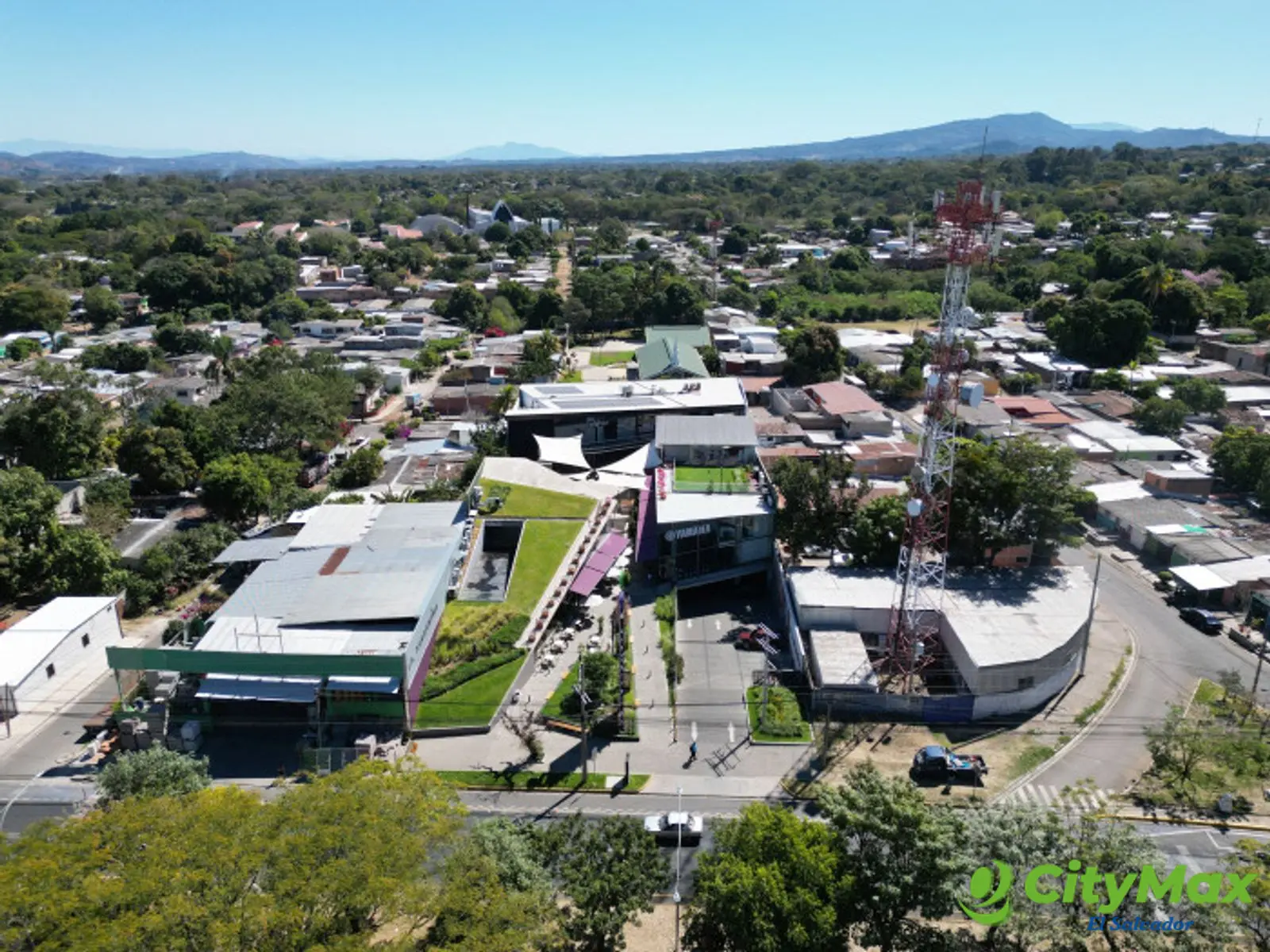 Local en alquiler en Plaza Comercial La Zarzamora  - foto 1
