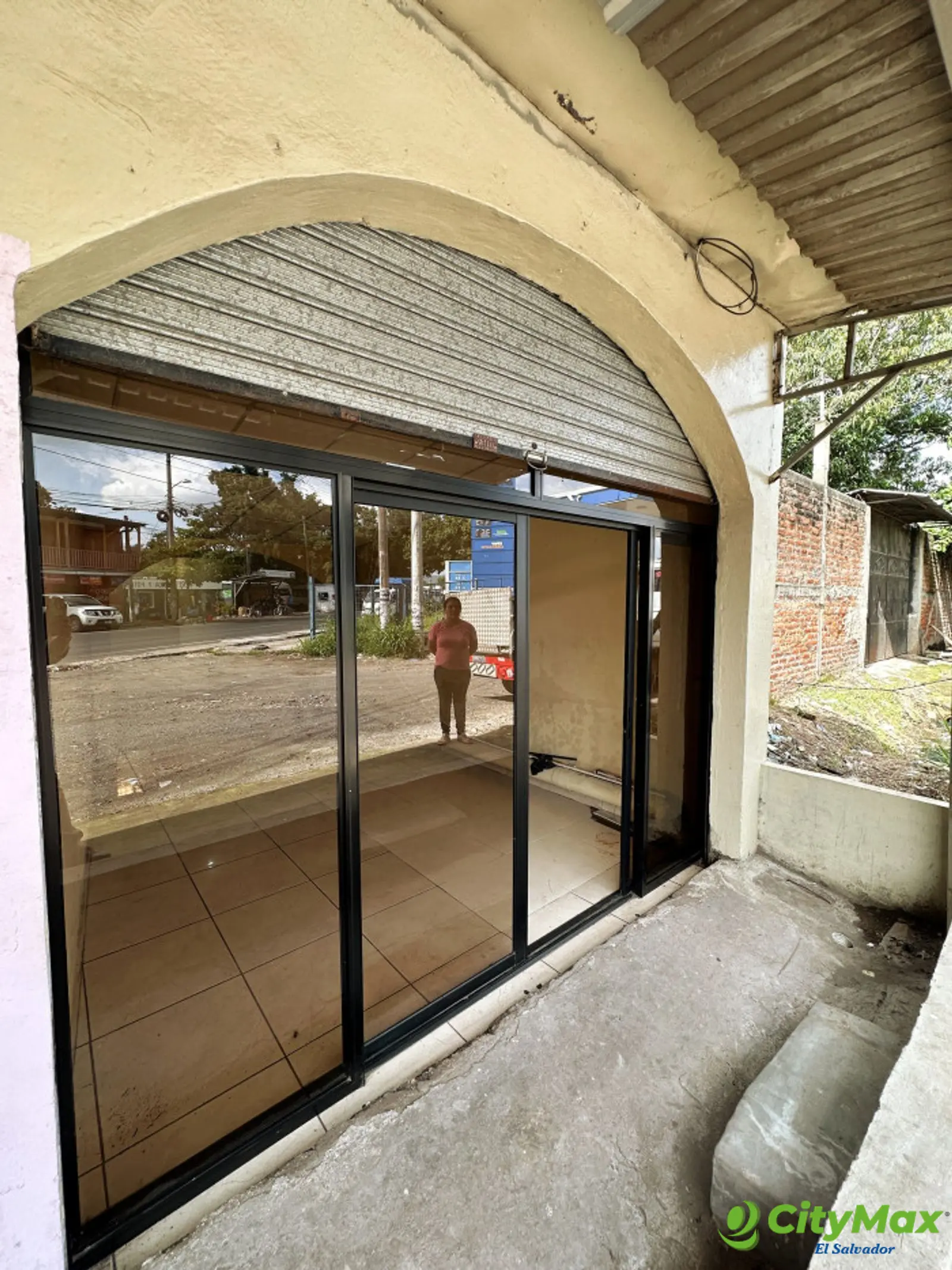 Local comercial en renta en San Juan Opico alto trafico - Fachada