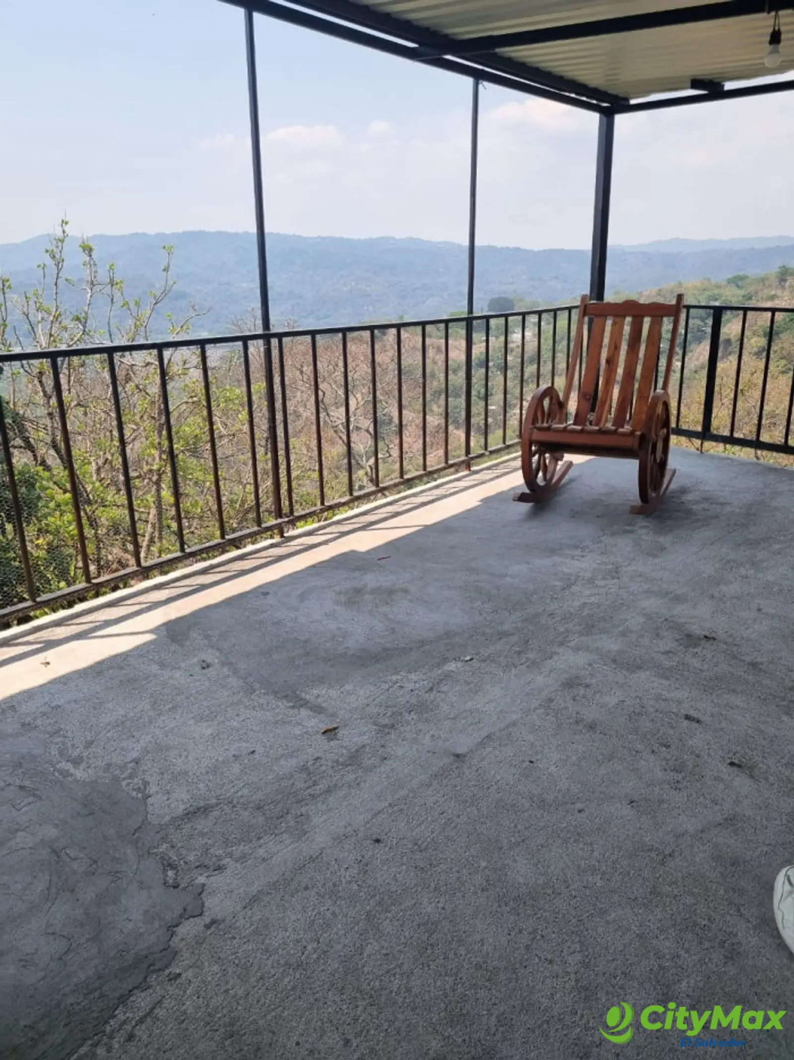 Casa con terreno centro Ilopango con vista espectacular - Terraza con vista espectacular