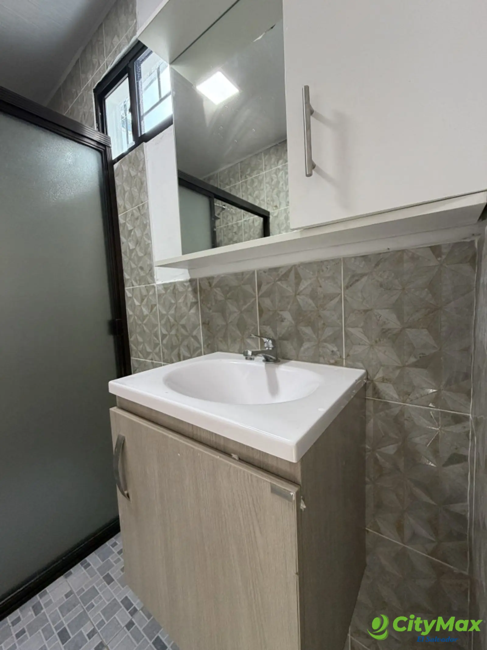 Casa a estrenar en venta en El Edén Colón  - Lavamanos habitación principal