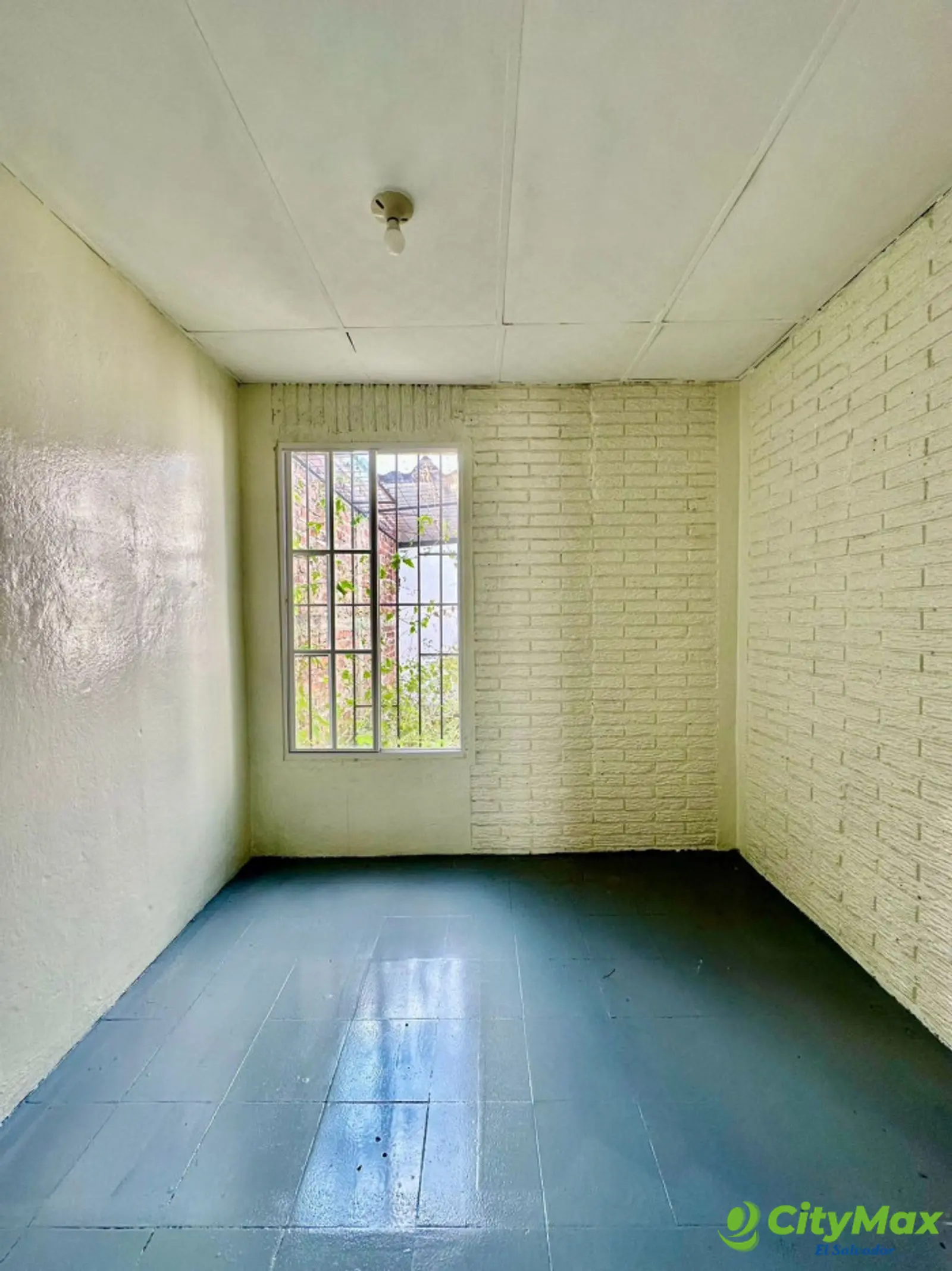 Casa en venta a 5 minutos de Unicentro Soyapango - Segunda habitacion