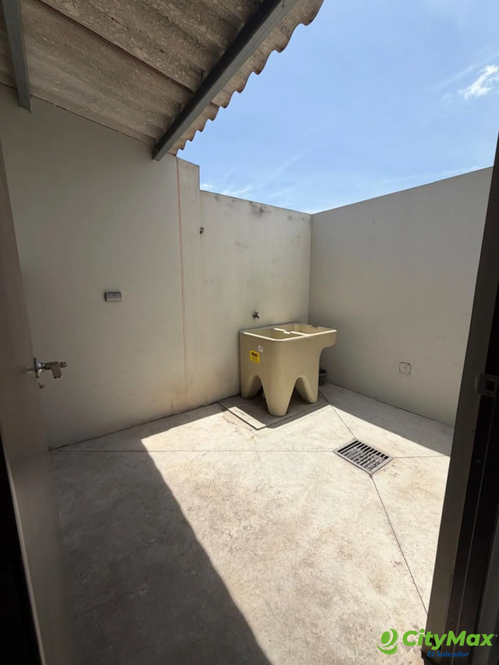 Casa en alquiler en Los Senderos de Opico  - Área de lavado