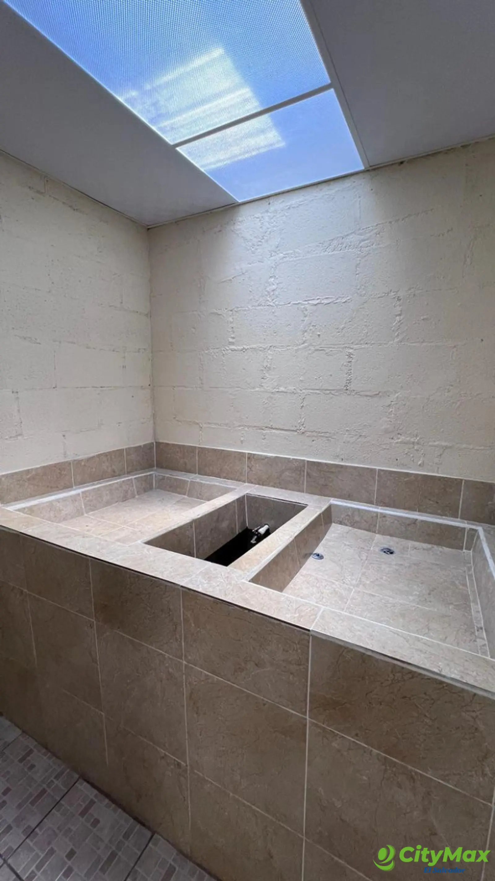 Casa completamente remodelada en Tonacatepeque - Pila