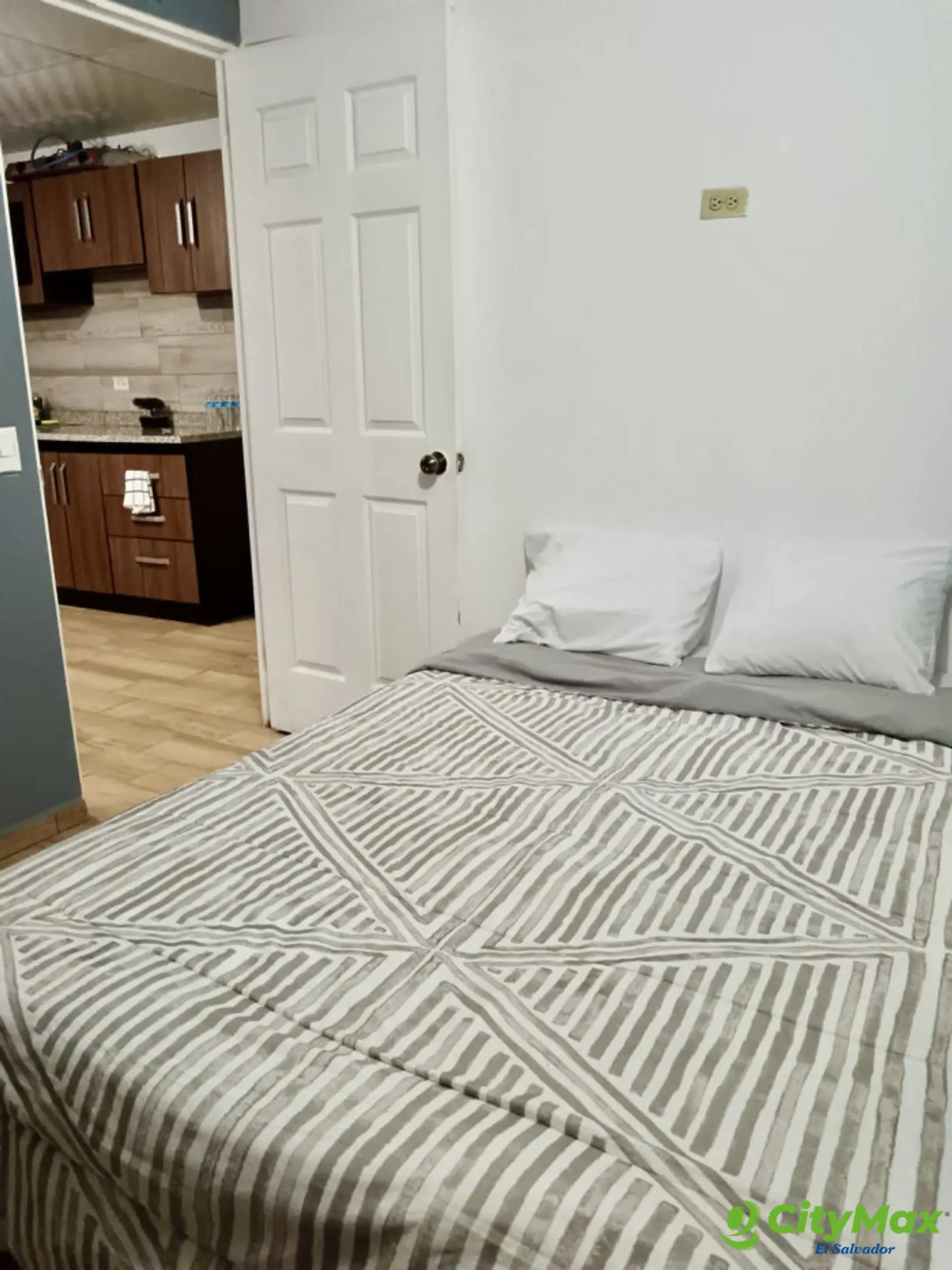 Propiedad con ingresos de $40 mil por año x Metrocentro - Dormitorio apartamento primer nivel