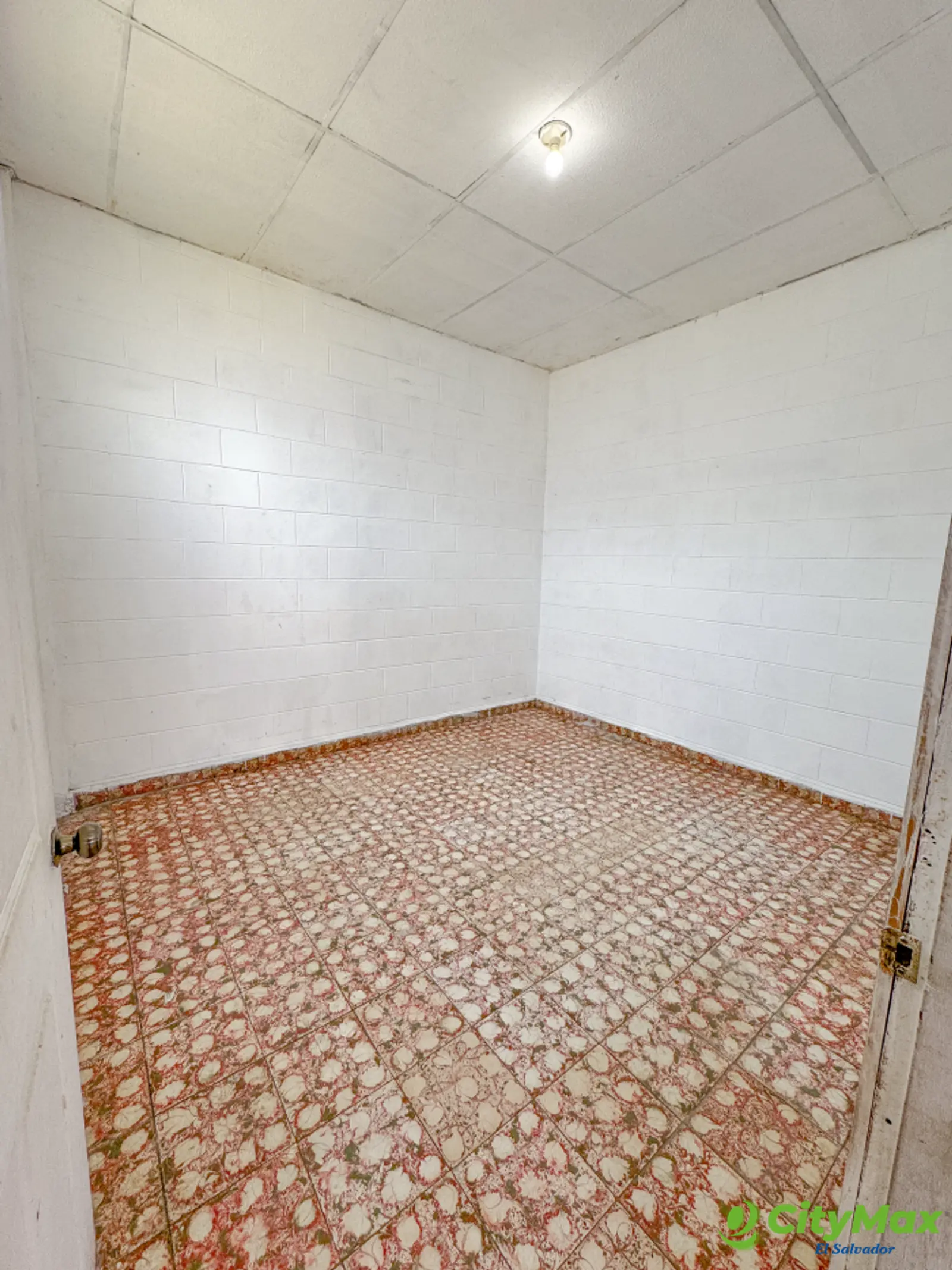 Casa con frente comercial en venta en Santa Ana - foto 12