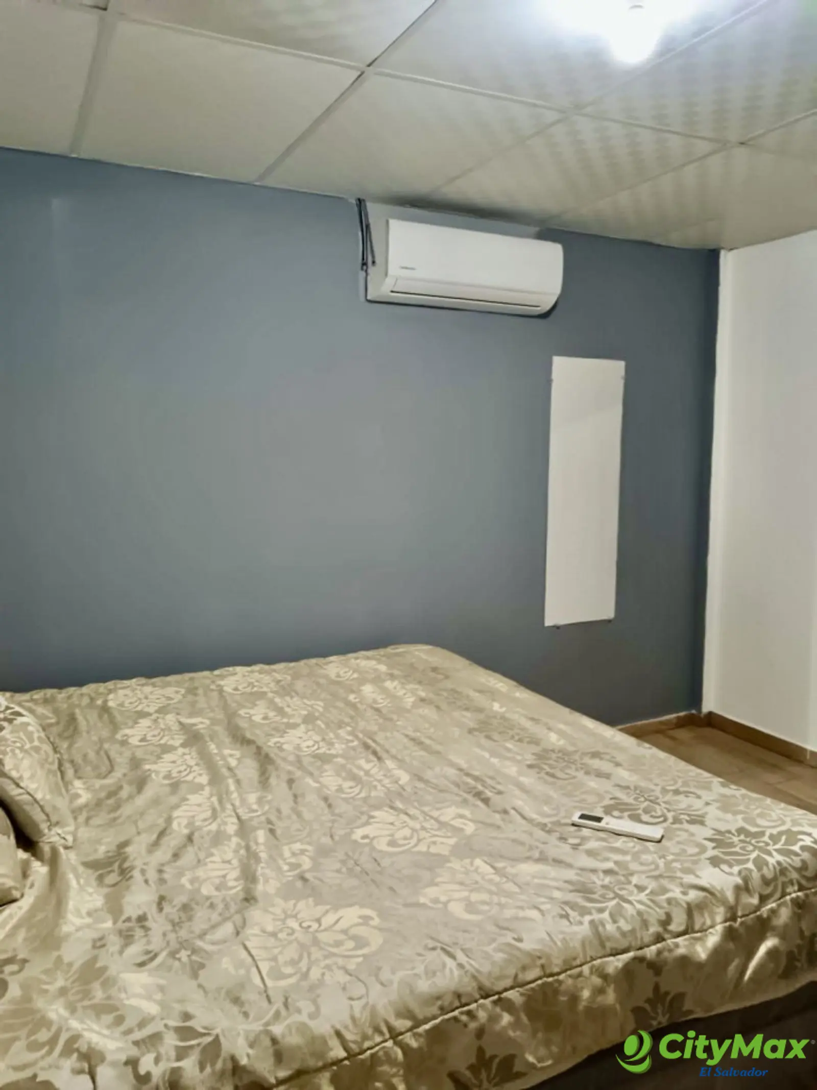 Propiedad con ingresos de $40 mil por año x Metrocentro - Dormitorio apartamento primer nivel con aire acodicionado