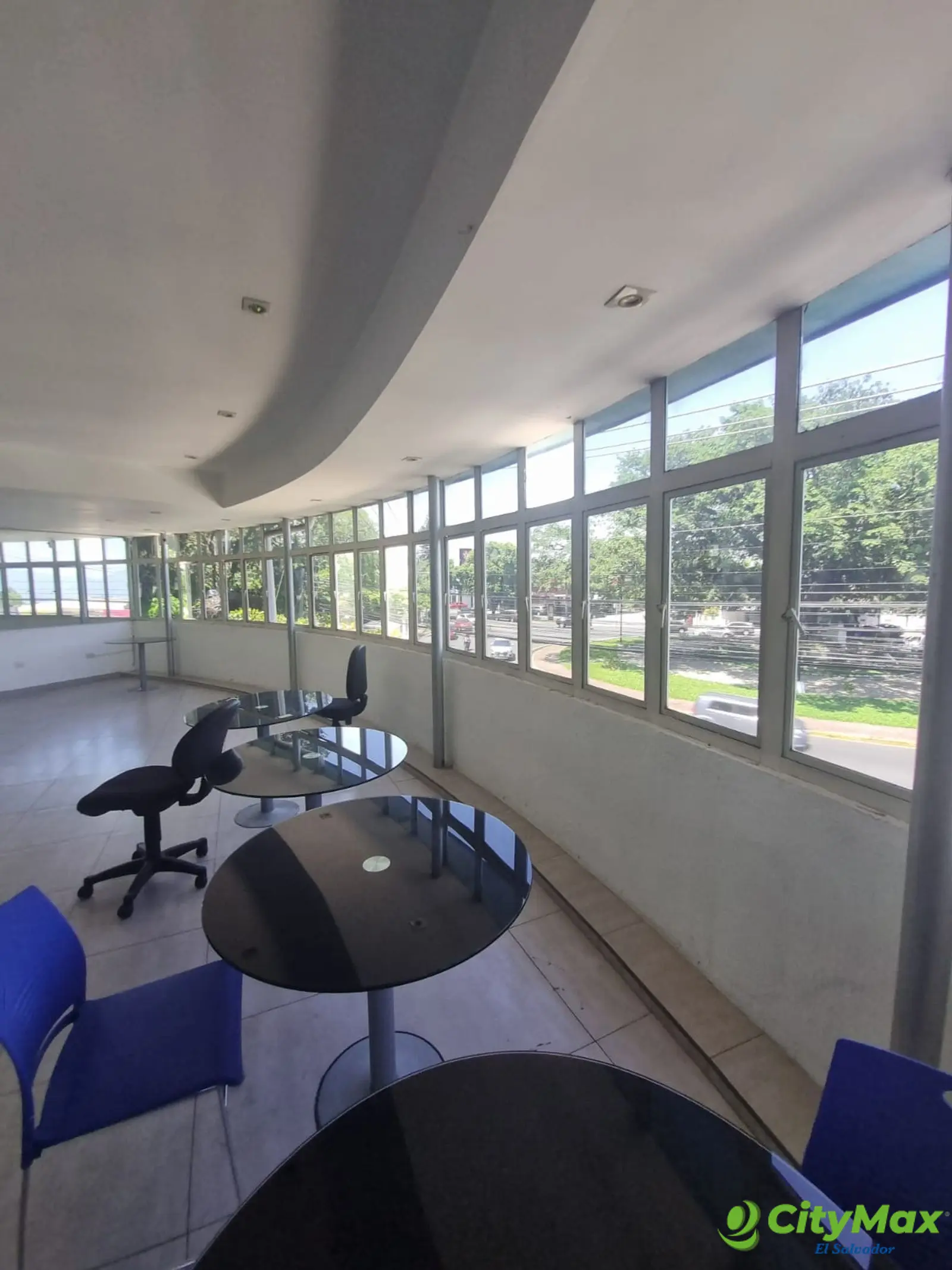 Alquilo Oficina Colonia Escalón por Redondel Luceiro - foto 4