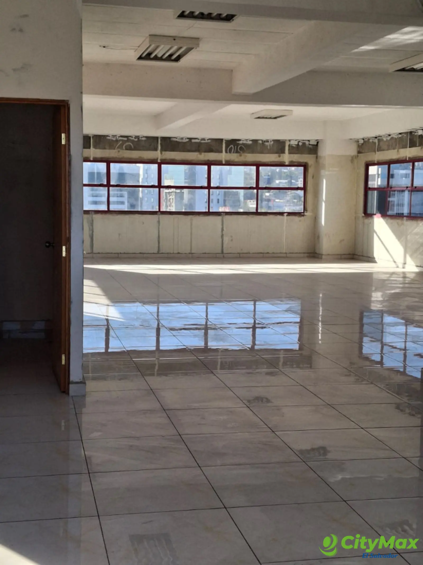 Local para oficina de 200 metros sobre Avenida Olímpica - foto 2