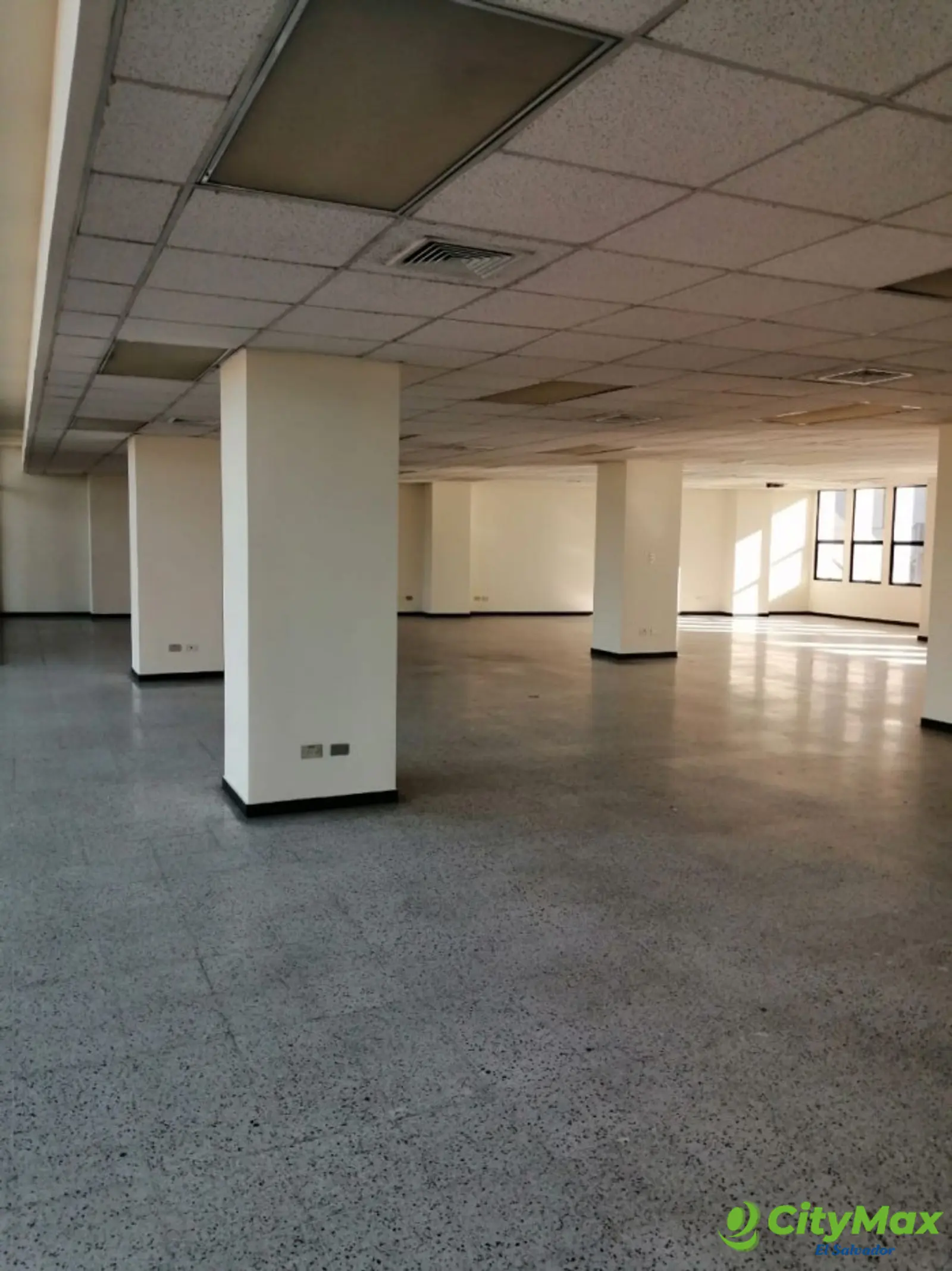 ALQUILO 460 M2 en Edificio frente a Salvador del Mundo - foto 2