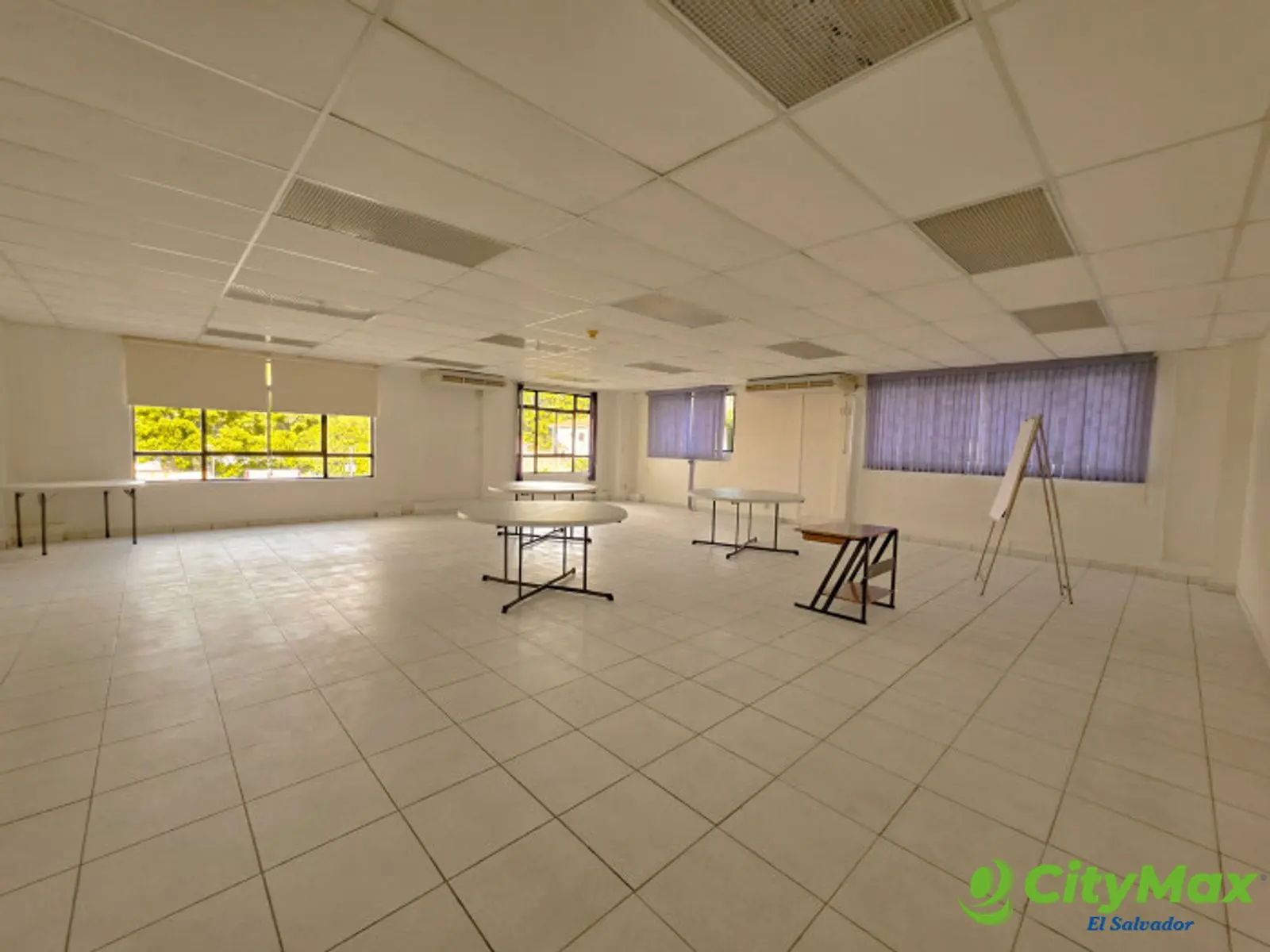Edificio corporativo venta Santa Elena amplio parqueo - foto 5