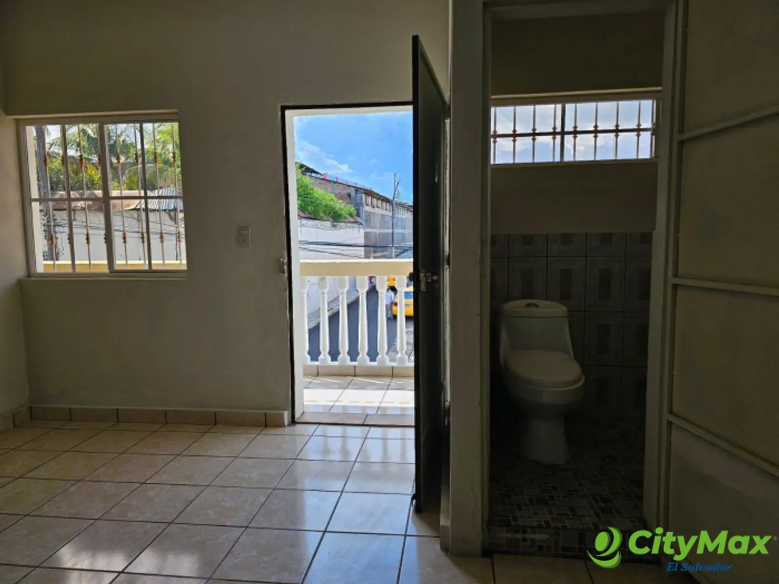 Casa comercial en centro de San Miguel - foto 9