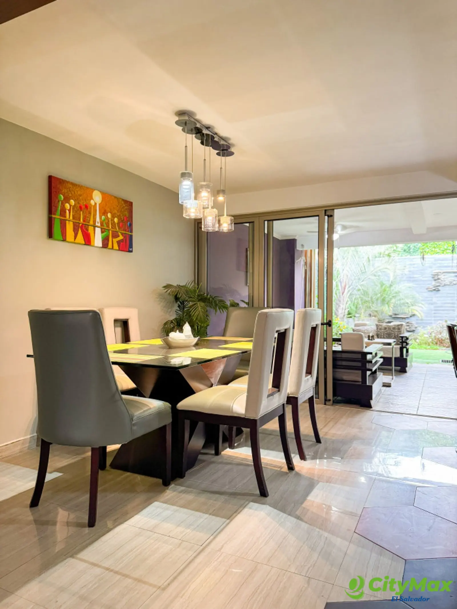 Casa en alquiler Santa Elena amueblada y remodelada - Comedor