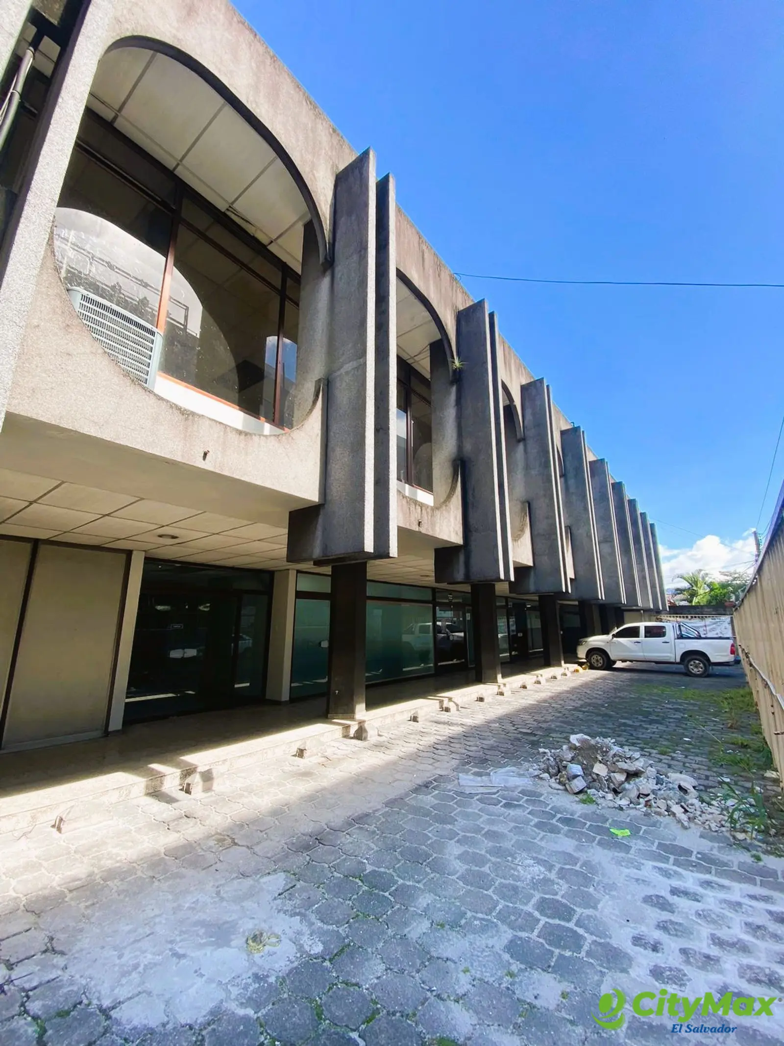 Espacio Comercial de 95 mts en Avenida Olímpica - foto 3