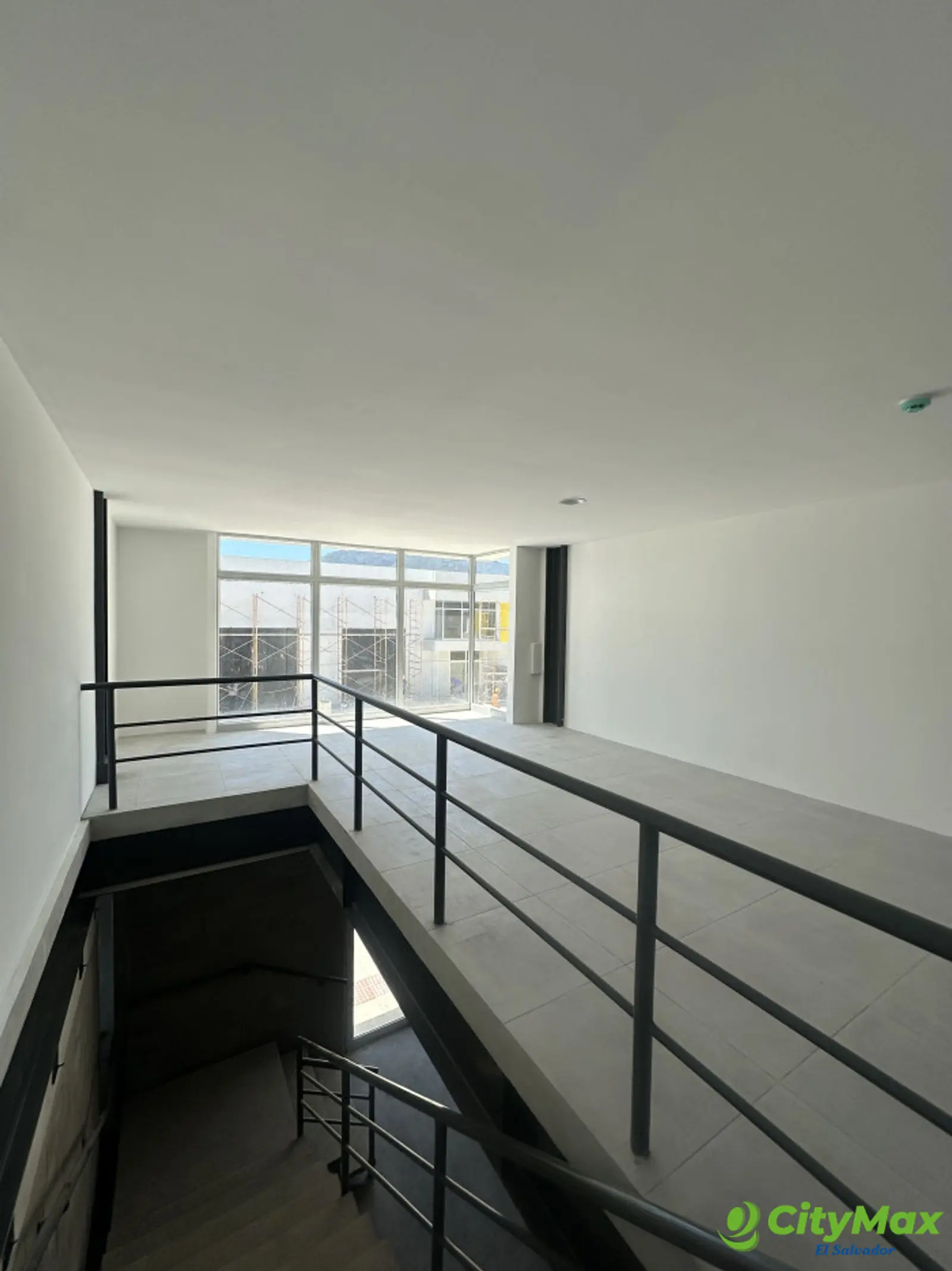 Ofibodega en venta 870 m² cercano redondel Integración - foto 4
