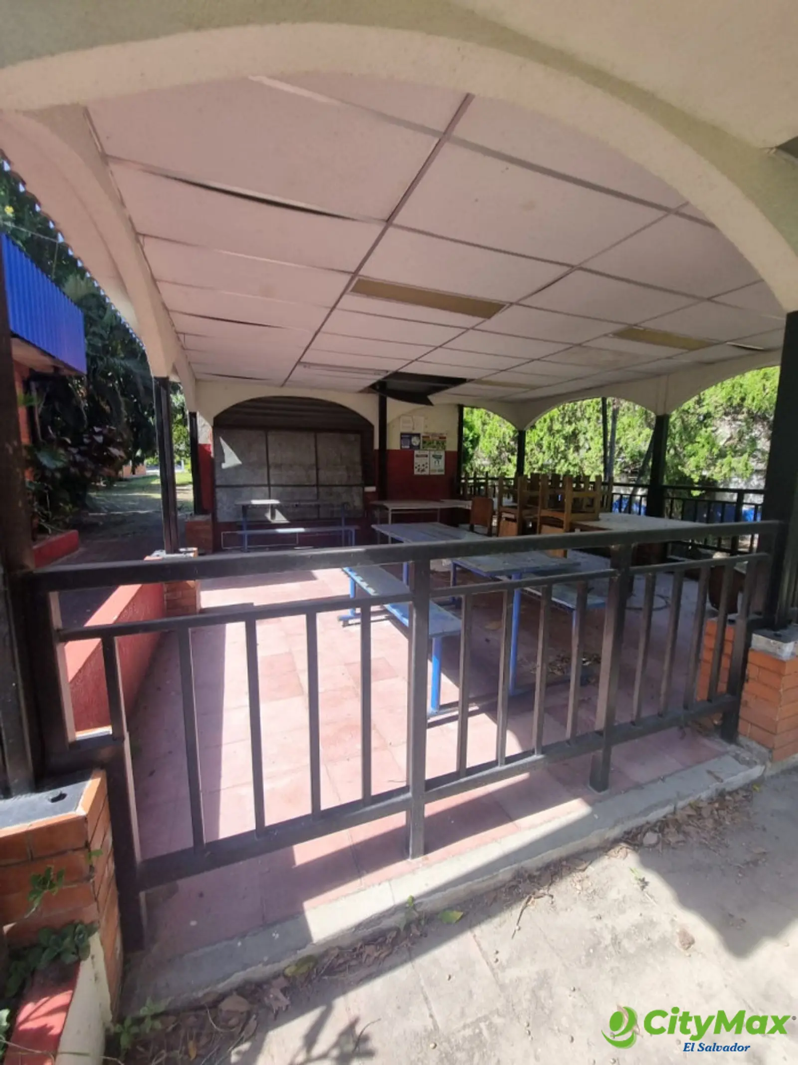 Propiedad comercial Bulevar del Ejercito 10,500 metros - Área de cafetería