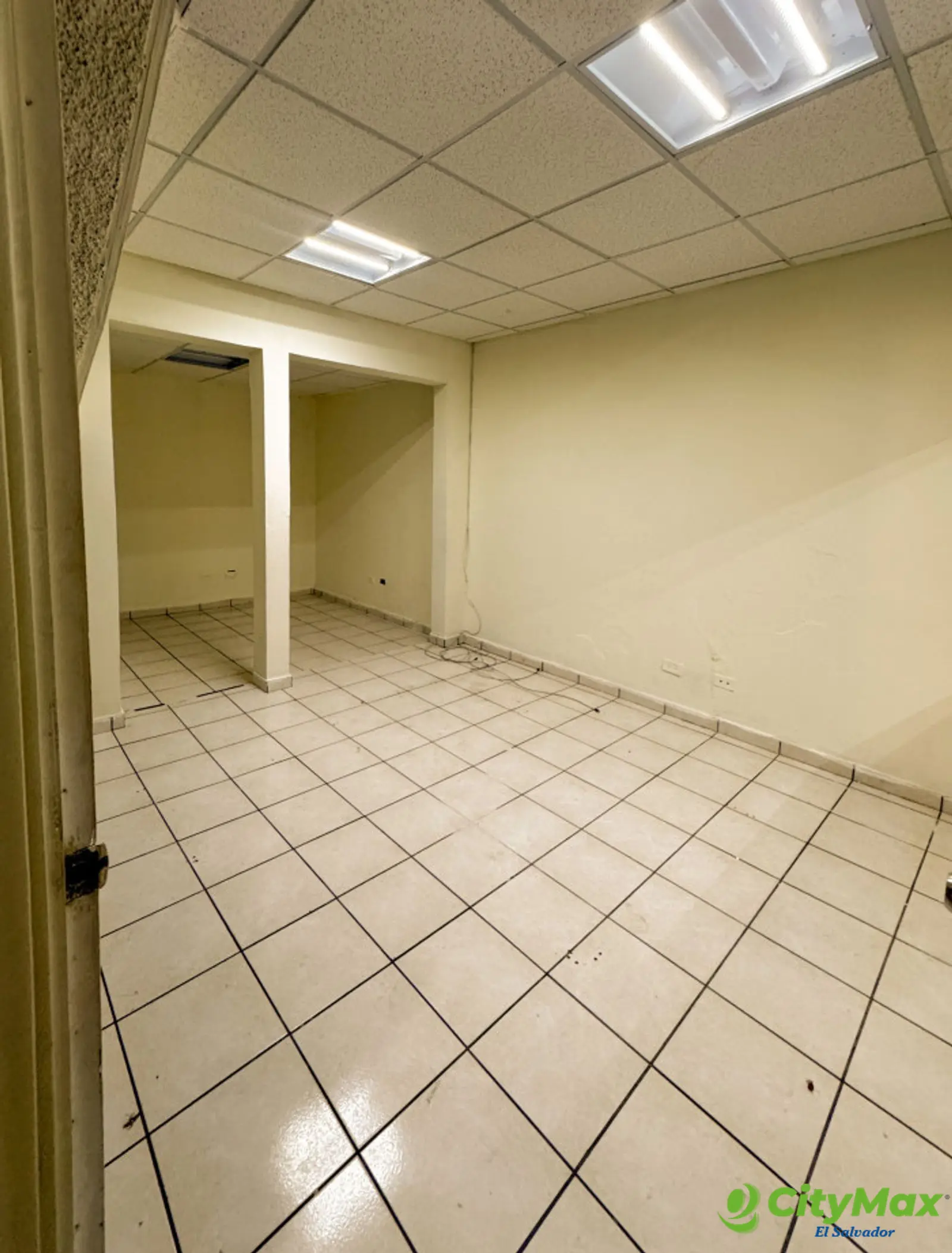 Edificio en Alquiler de 3 Niveles Colonia Flor Blanca  - foto 17