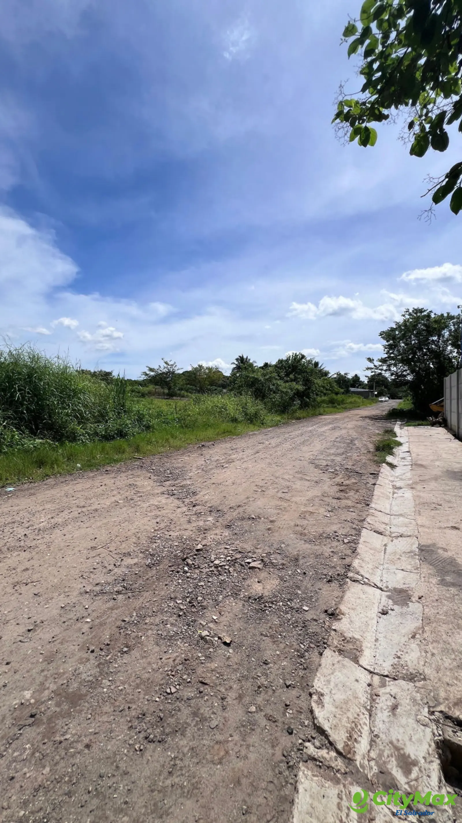 Derecho en venta de lote en Altos de Las Mercedes - foto 9