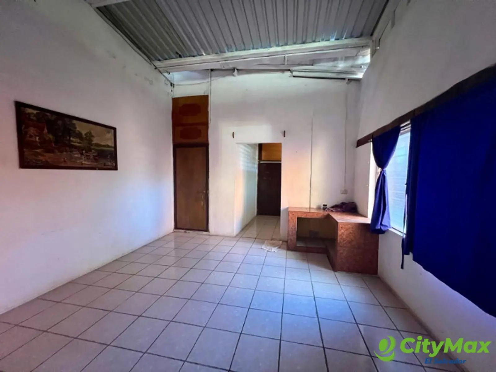 Casa comercial en venta en colonia IVU Santa Ana - COCINA