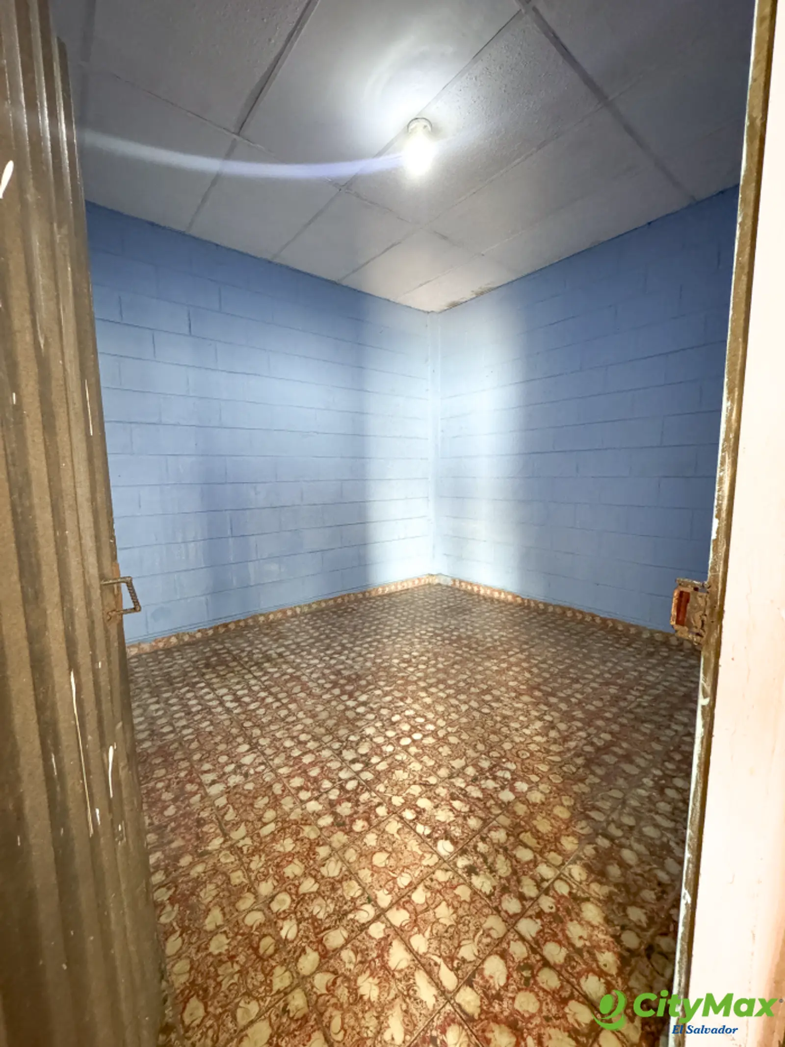 Casa con frente comercial en venta en Santa Ana - foto 9