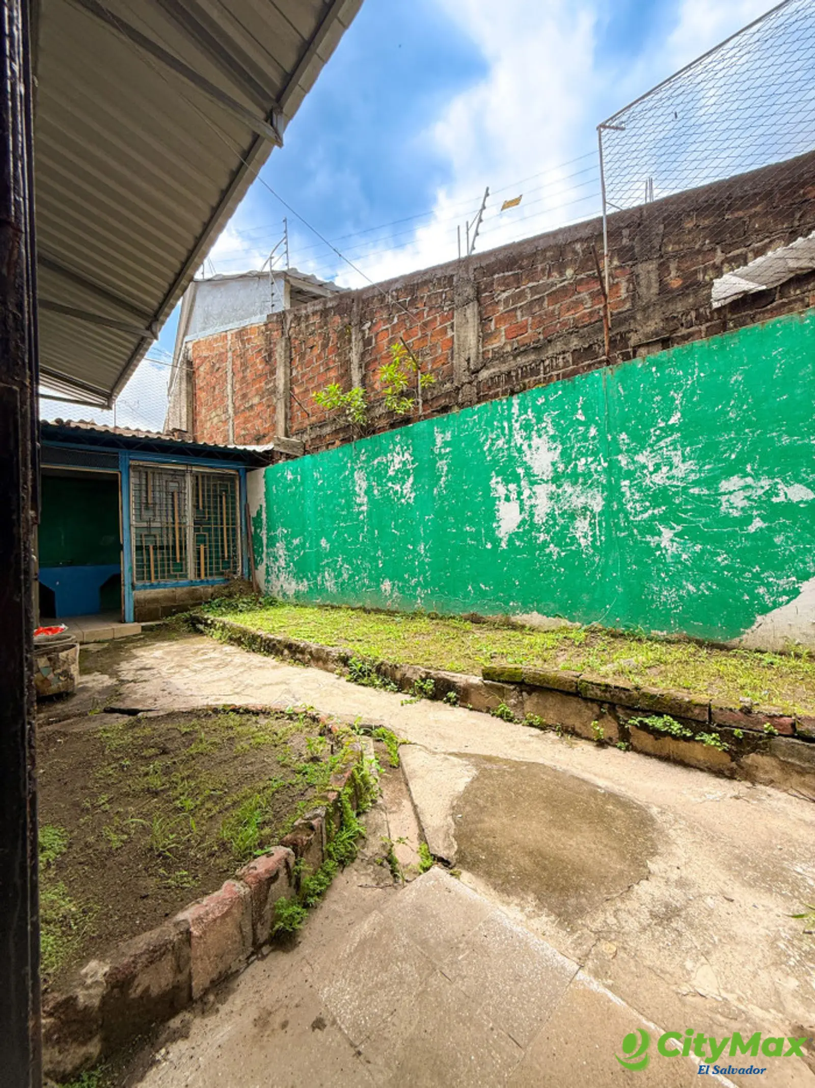Casa AMPLIA en venta en Colonia Centroamérica - Patio