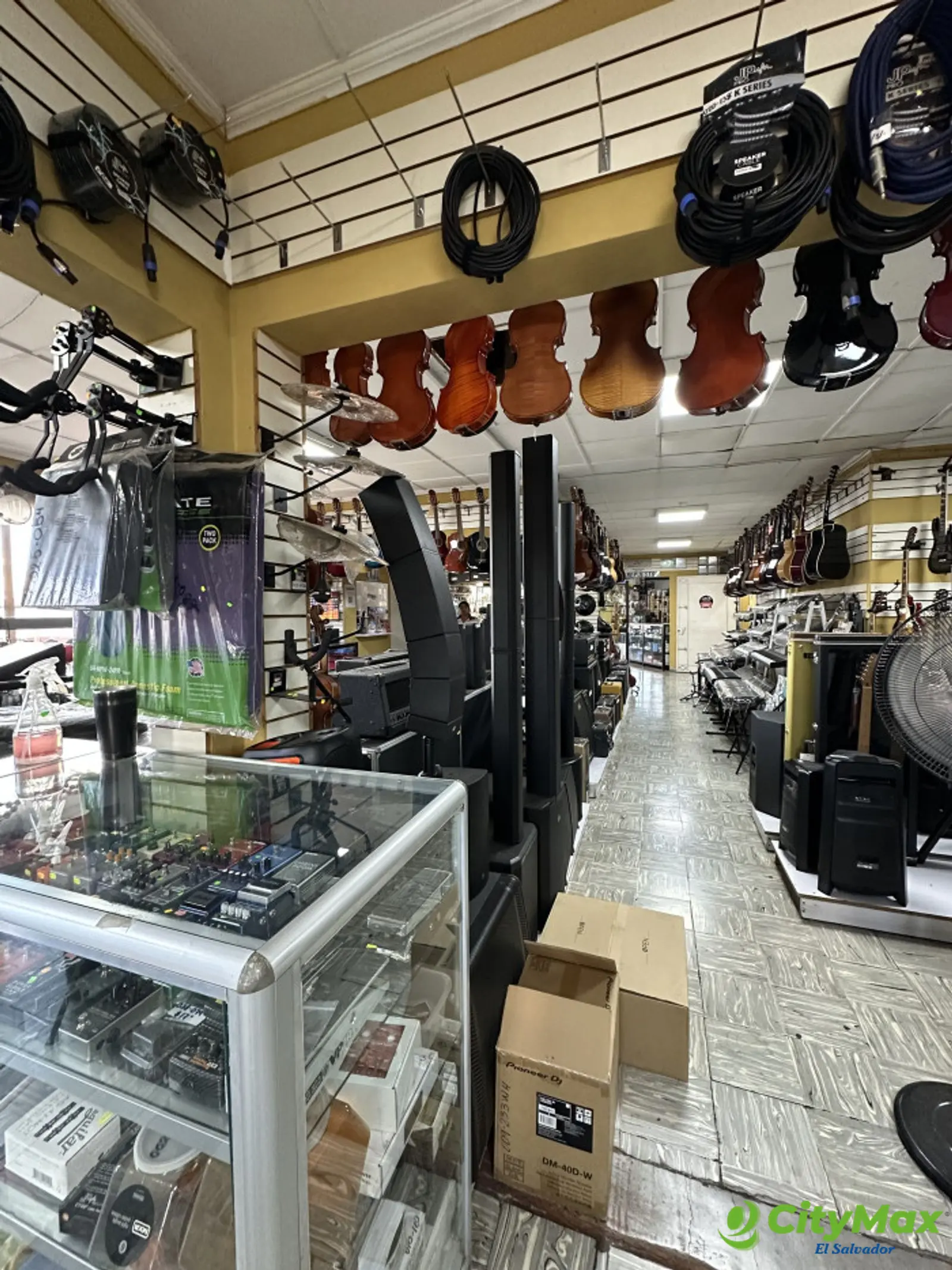Edificio Comercial en Santa Ana en venta - Local segunda planta