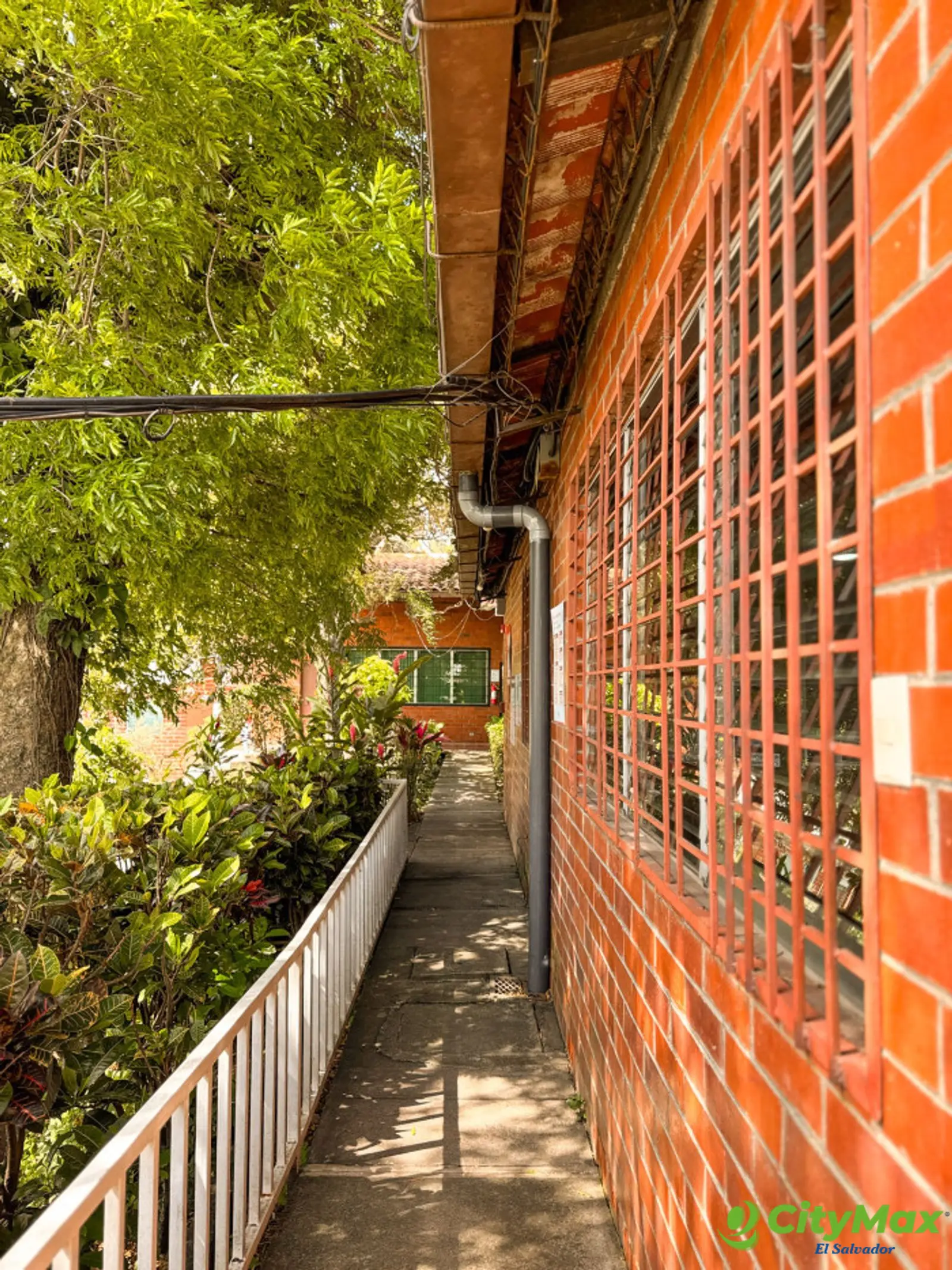 Alquilo propiedad comercial Antiguo Cuscatlán de 650m² - foto 9