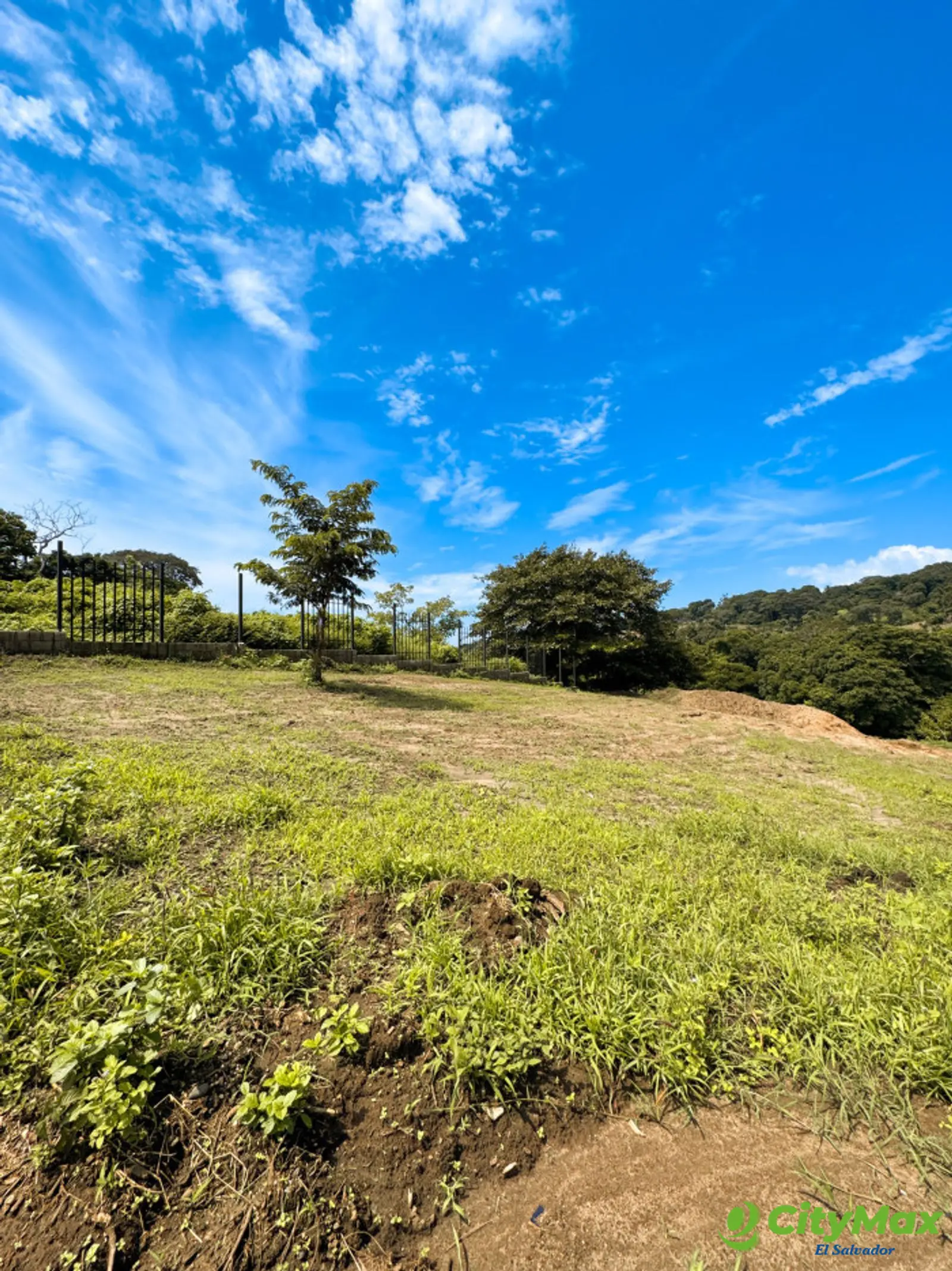 Venta de terreno en San José Villanueva - foto 4