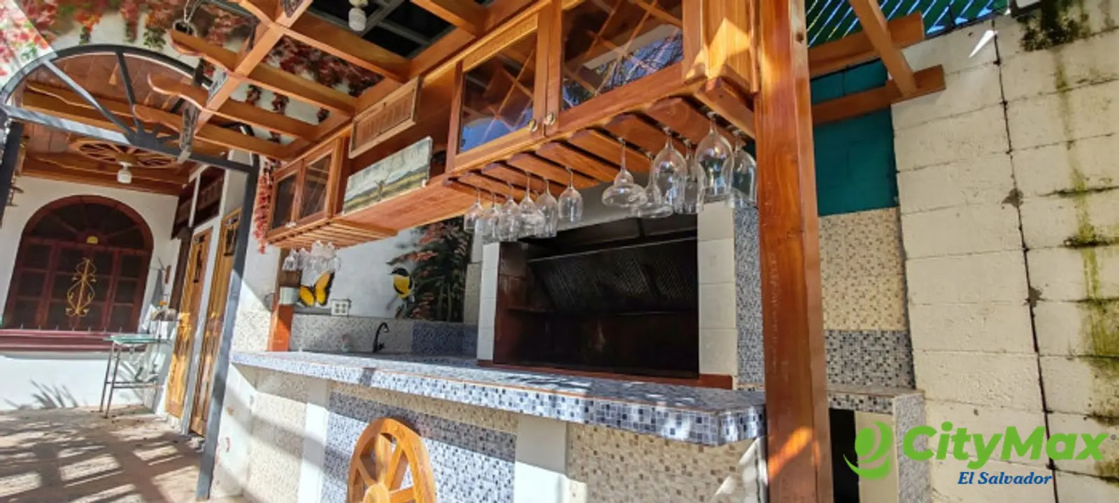 Salón para eventos con ingresos de más de 1200 x mes - Bar y parrilla zona de alimentos