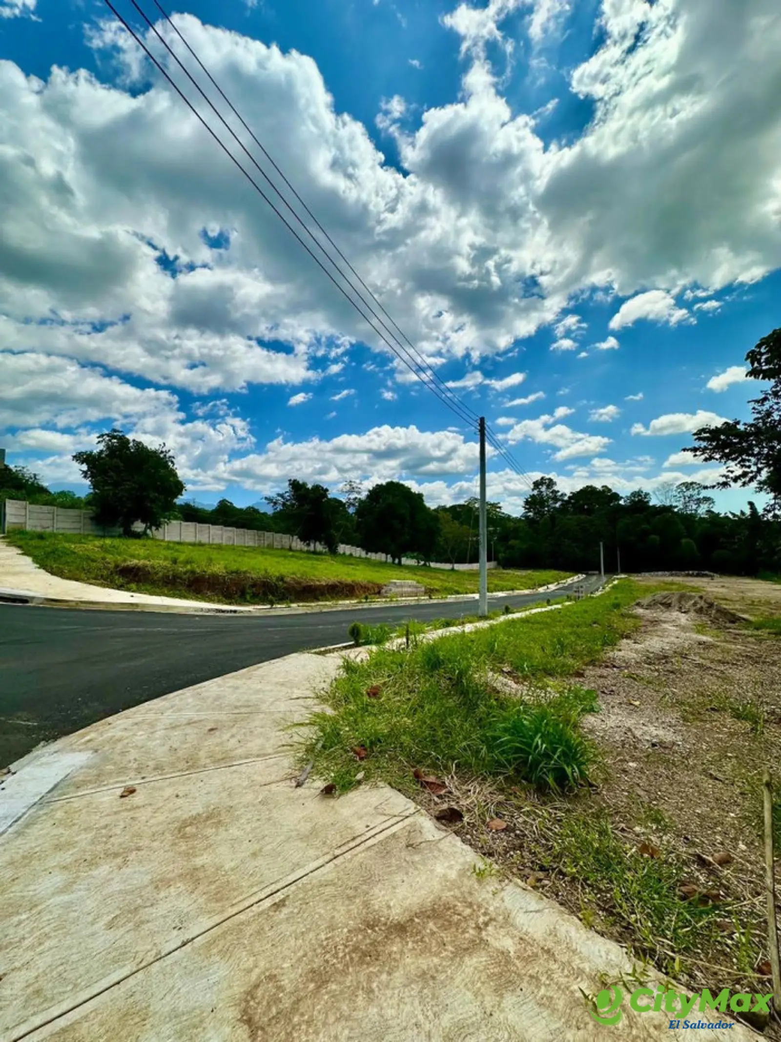 Lotes residenciales en el Sinai con financiamiento - Calles dentro de urbanización