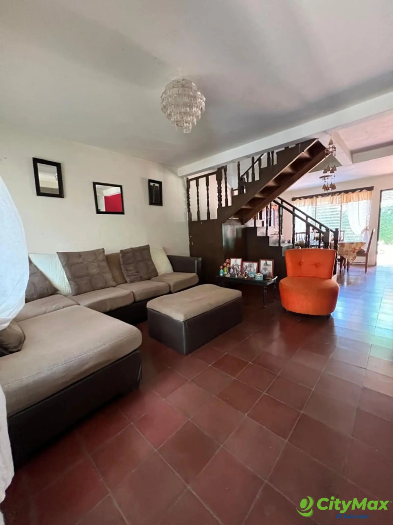 Casa en venta en el centro de Ahuachapán  - SALA