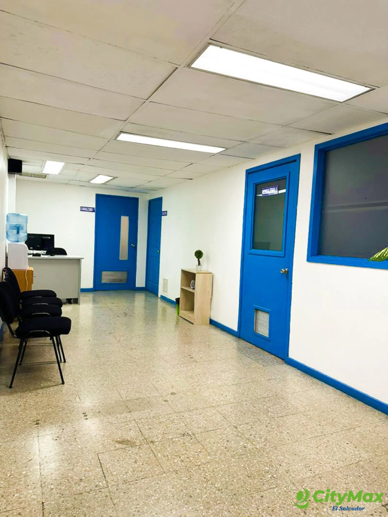 Edificio de 2050 metros por Hospital Bloom 18 parqueos - foto 12
