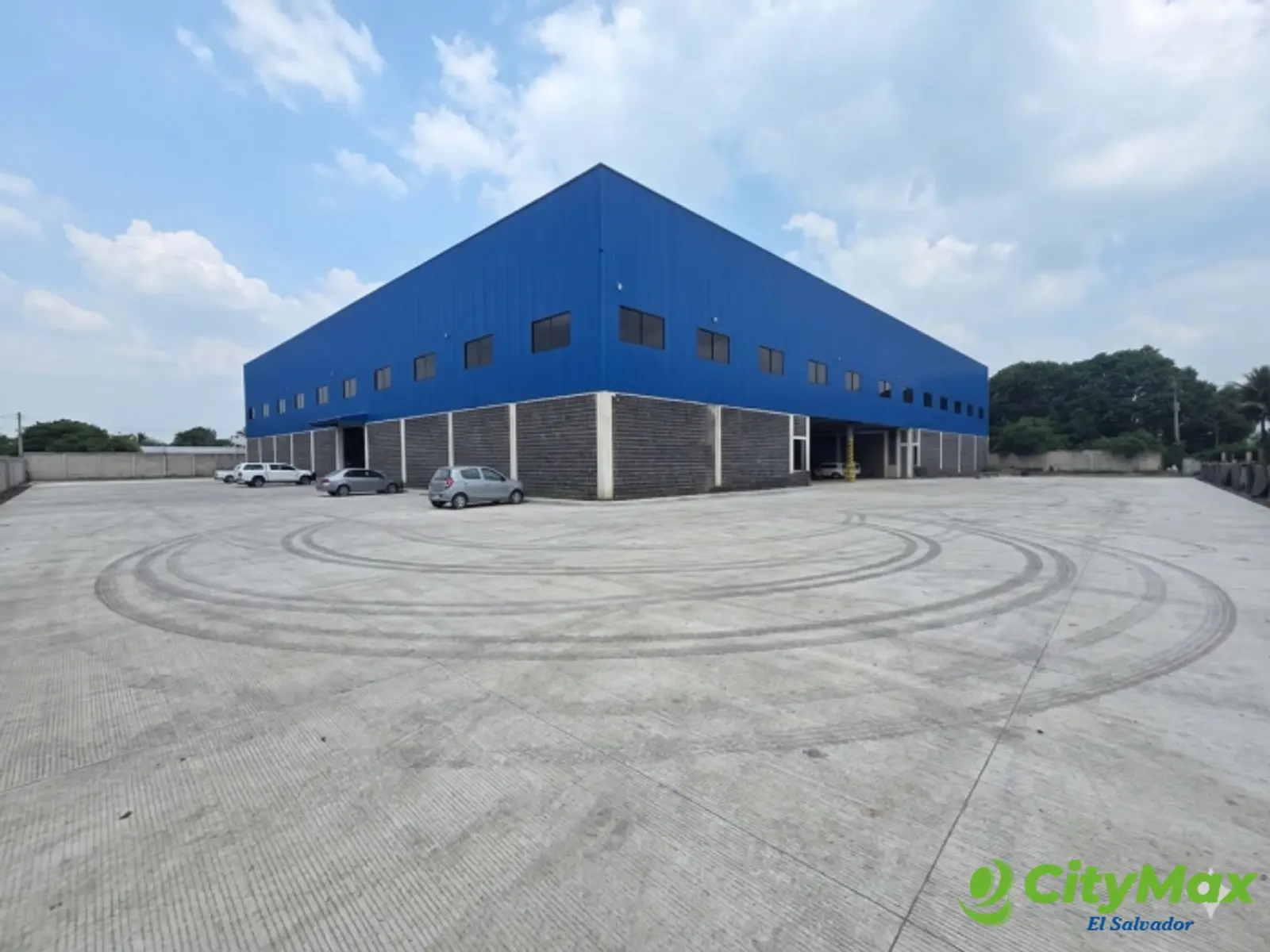 Bodega de 2500 metros con 3 muelles en alquiler  - foto 5