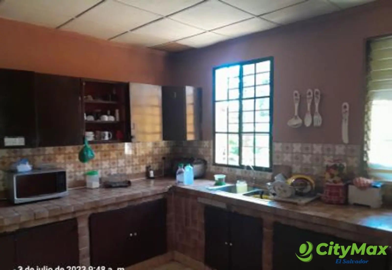 Amplia casa con excelente ubicación en Santa Ana - Cocina