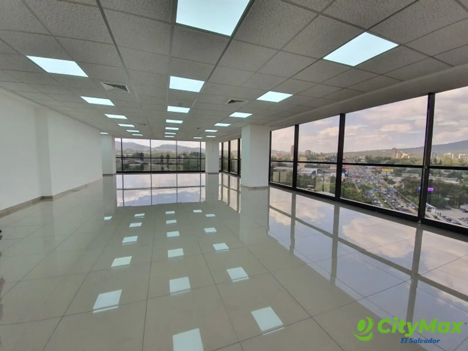 Oficina de 167 metros con acabados en Torre Corporativa - foto 4