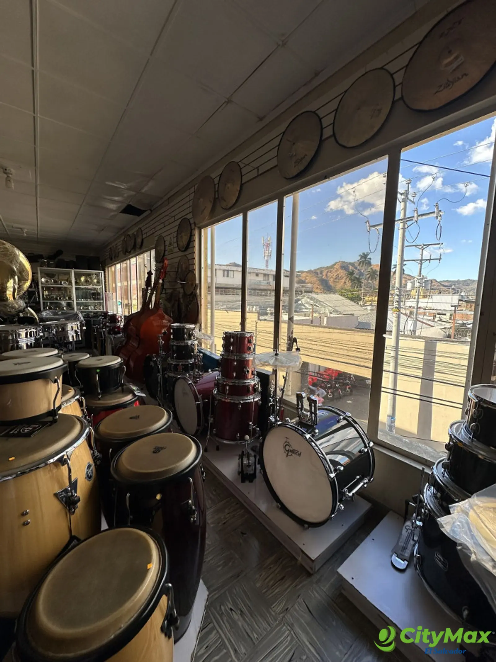 Edificio Comercial en Santa Ana en venta - Local segunda planta