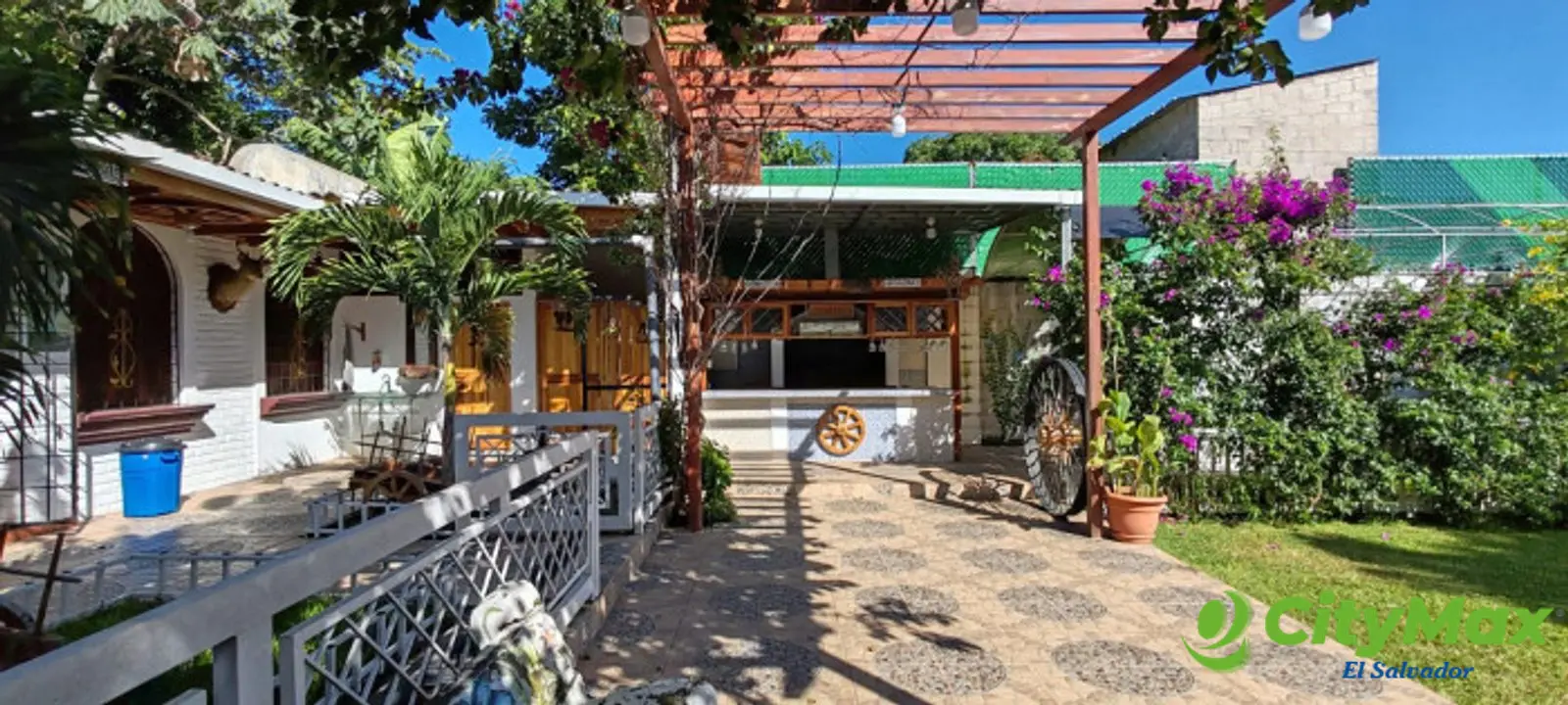 Salón para eventos con ingresos de más de 1200 x mes - Bar y parrilla