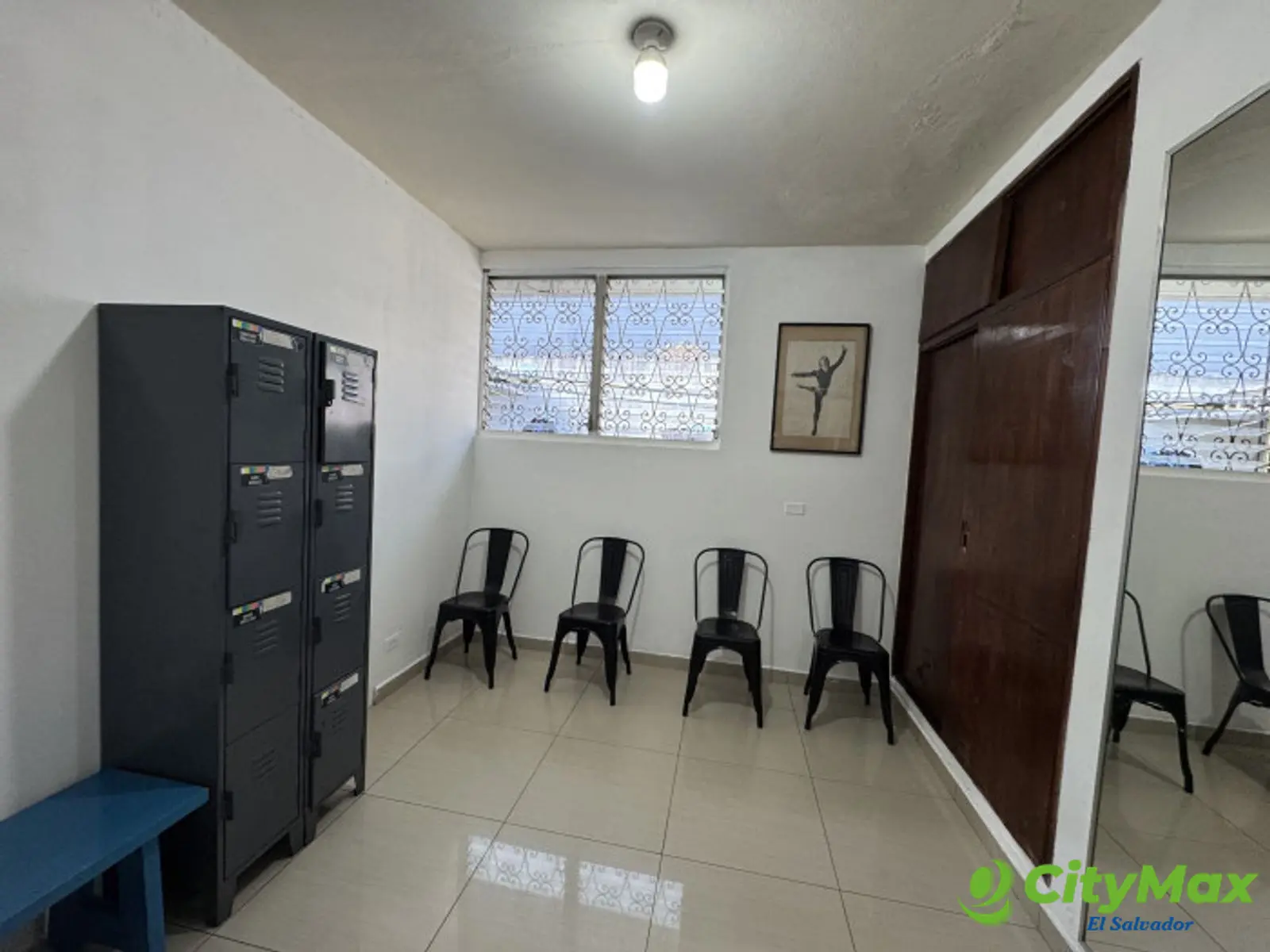 Amplia propiedad comercial en venta en Colonia Escalón - foto 14