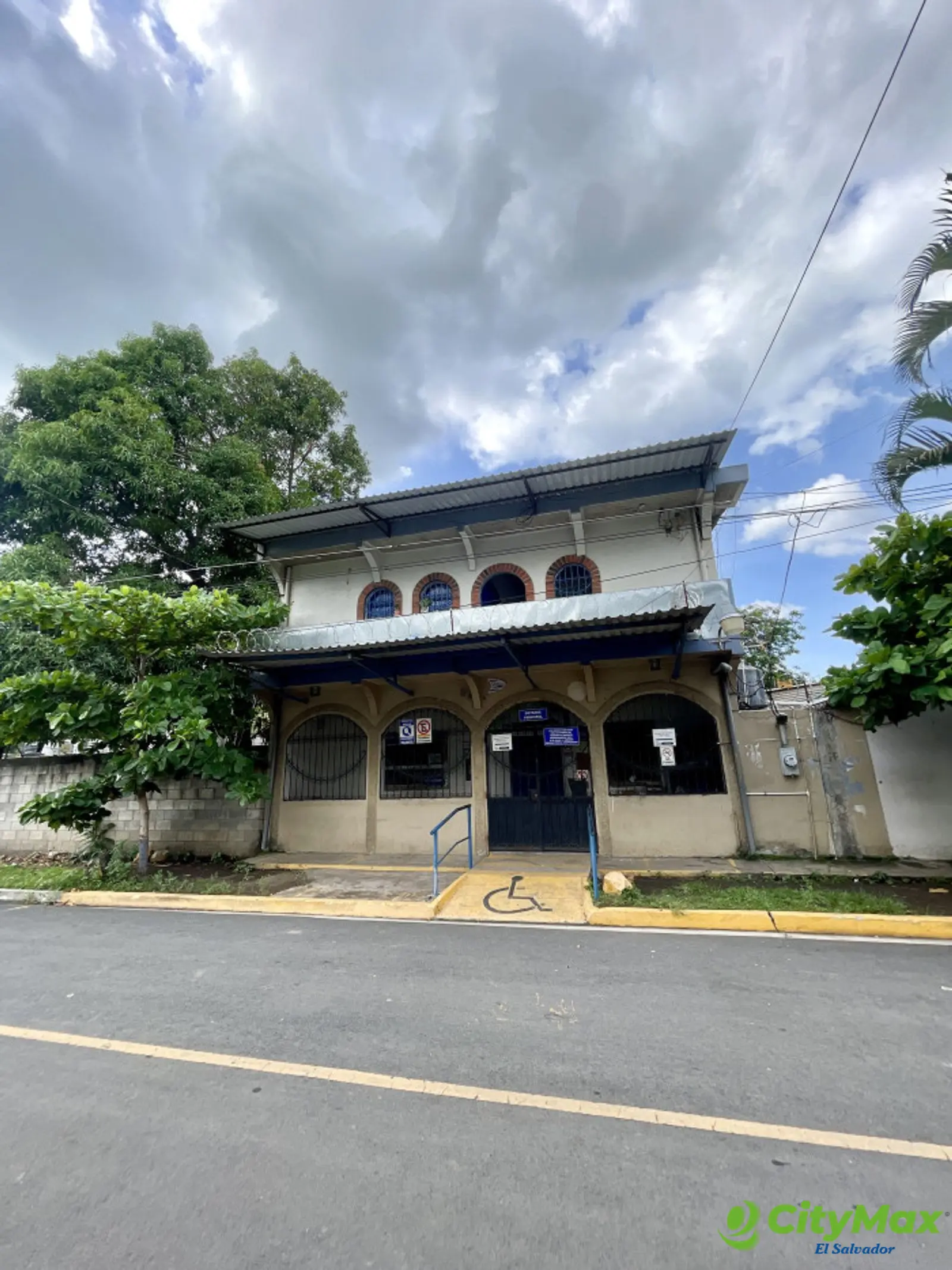 Cuatro casas en una en venta en San Juan Opico - Frente de casa comercial actualmente alquilada