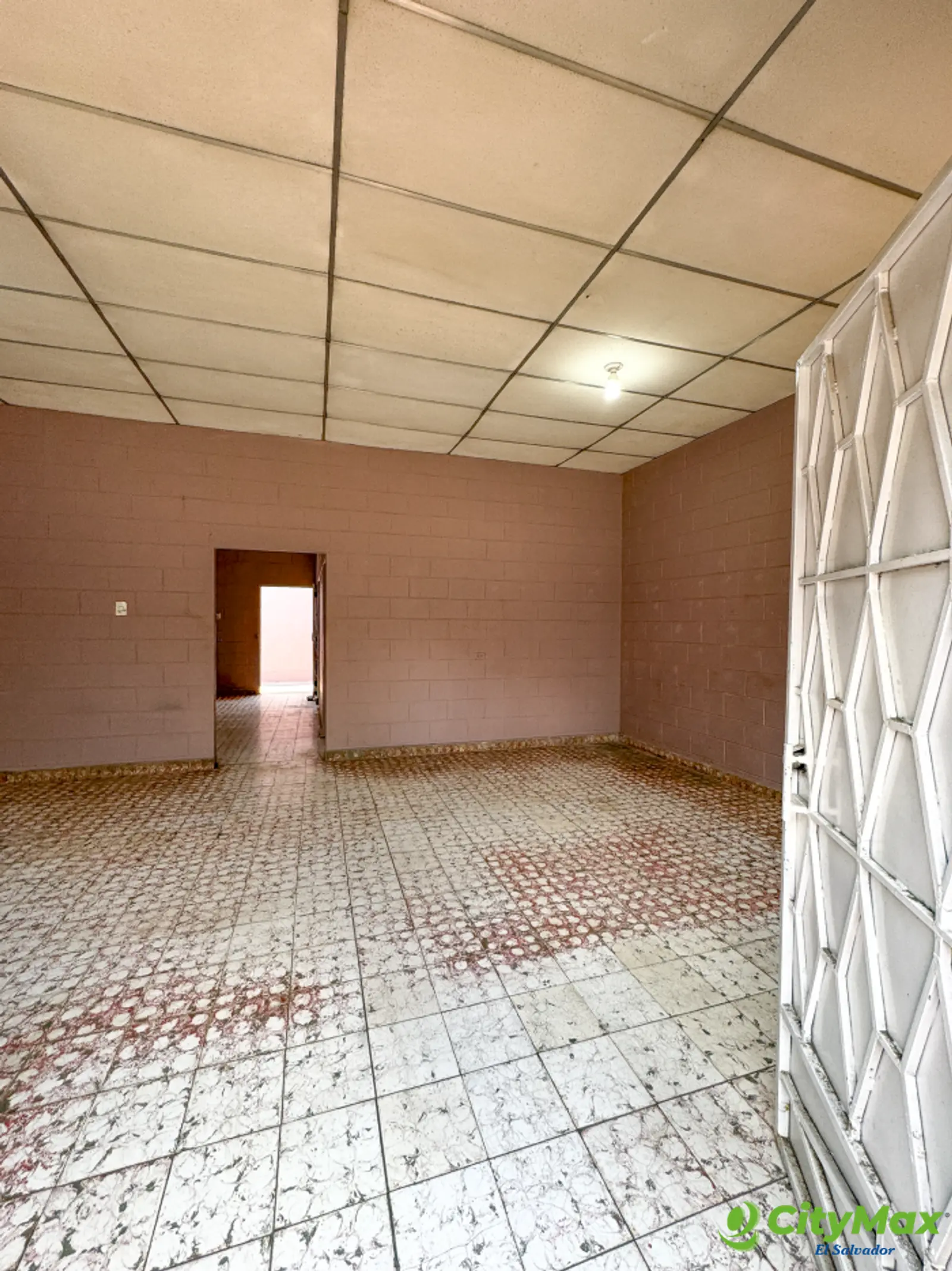 Casa con frente comercial en venta en Santa Ana - foto 4